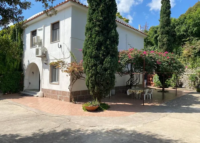 Marie Claire Ίσκια